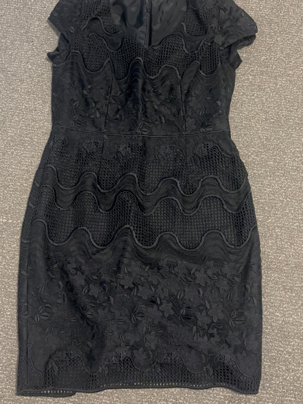 Dress - Picture 3 of 5